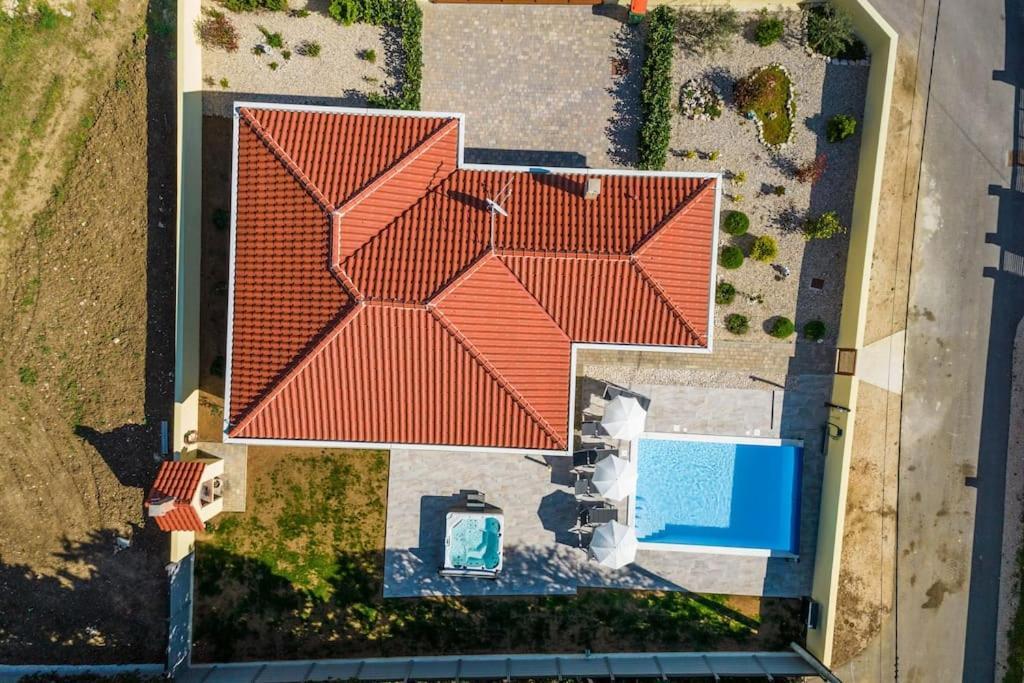 Villa Mattina, With Heated Pool And Jacuzzi Привлака Екстер'єр фото