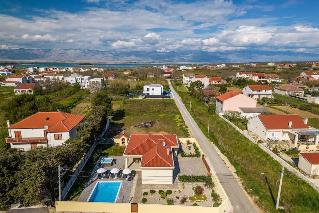 Villa Mattina, With Heated Pool And Jacuzzi Привлака Екстер'єр фото