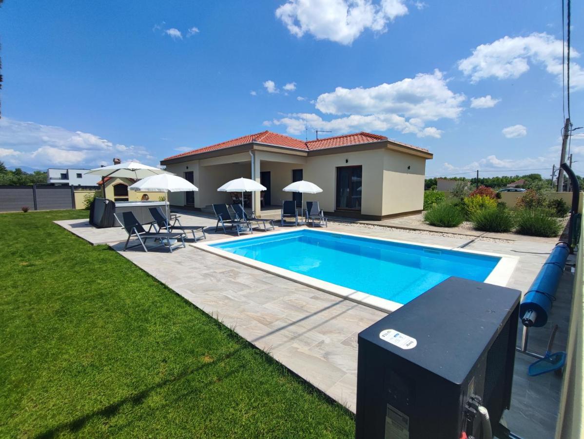 Villa Mattina, With Heated Pool And Jacuzzi Привлака Екстер'єр фото
